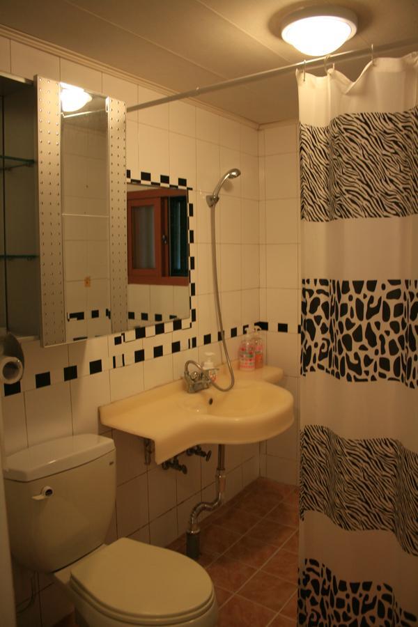 Egg Guesthouse Korea Сеул Экстерьер фото